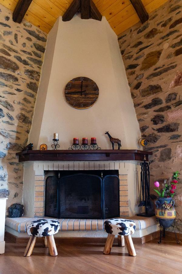 Luxury House In The Hills Guest House Sparta Exterior photo